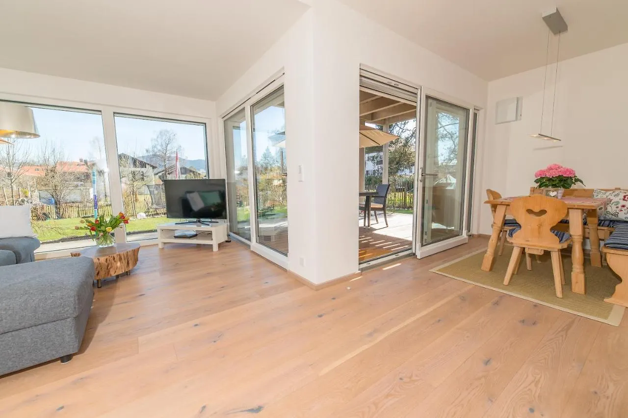Helle Wohnung Mit Bergblick & Eigener Terrasse 바트톨즈