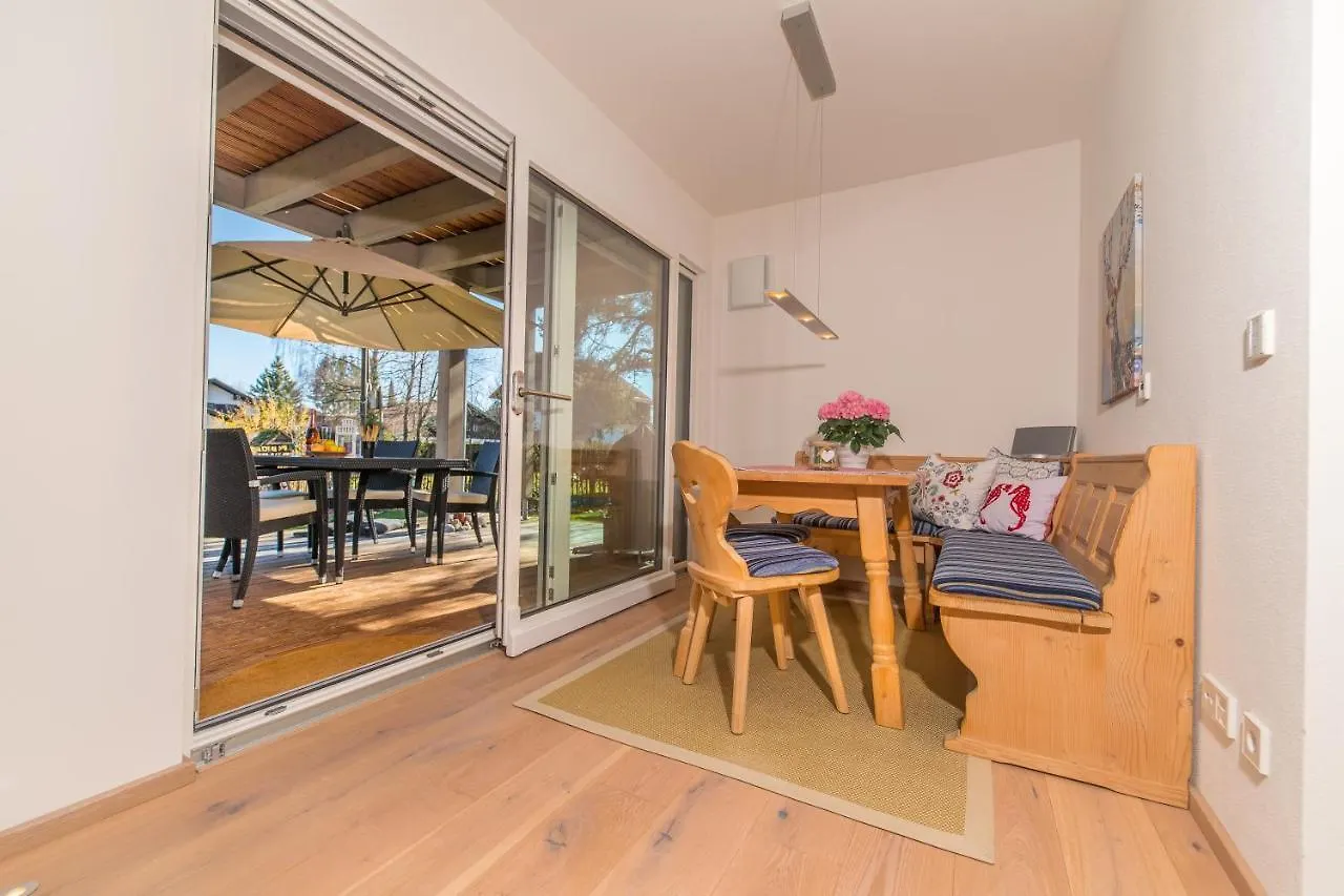 아파트 Helle Wohnung Mit Bergblick & Eigener Terrasse 바트톨즈